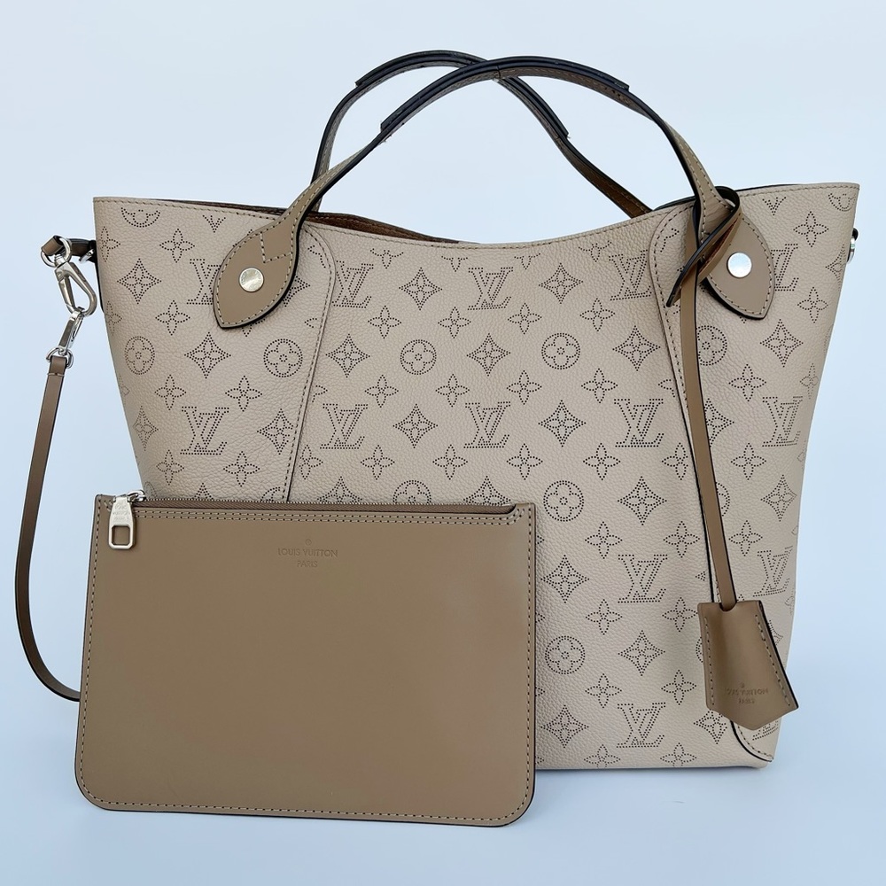Louis Vuitton Mahina Hina MM Tote Bag Galet Perforated Leather Grey + Pouch - Picture 3 of 15